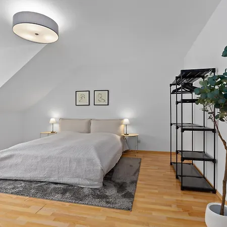 Stylish Maisonette - Near Frankfurt & Airport! شقة *