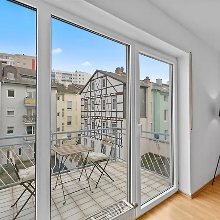 Stylish Maisonette - Near Frankfurt & Airport! *
