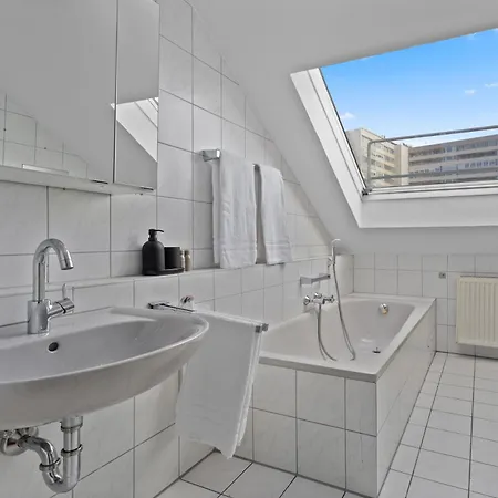 Stylish Maisonette - Near Frankfurt & Airport! شقة أوفنباخ
